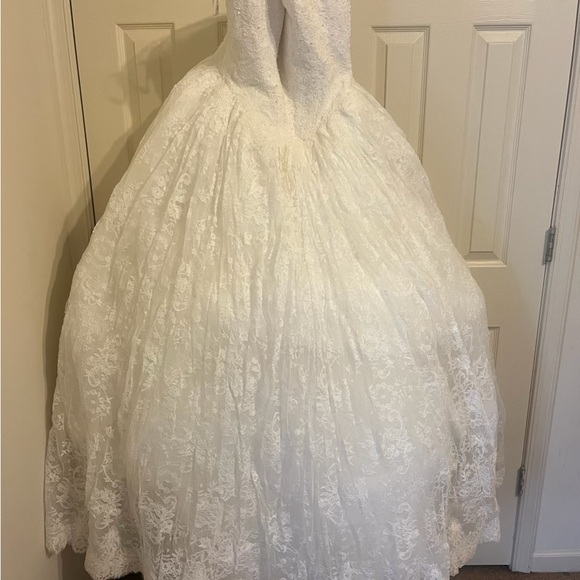 Vera Wang Spring 2018 ball gown - Picture 3 of 4